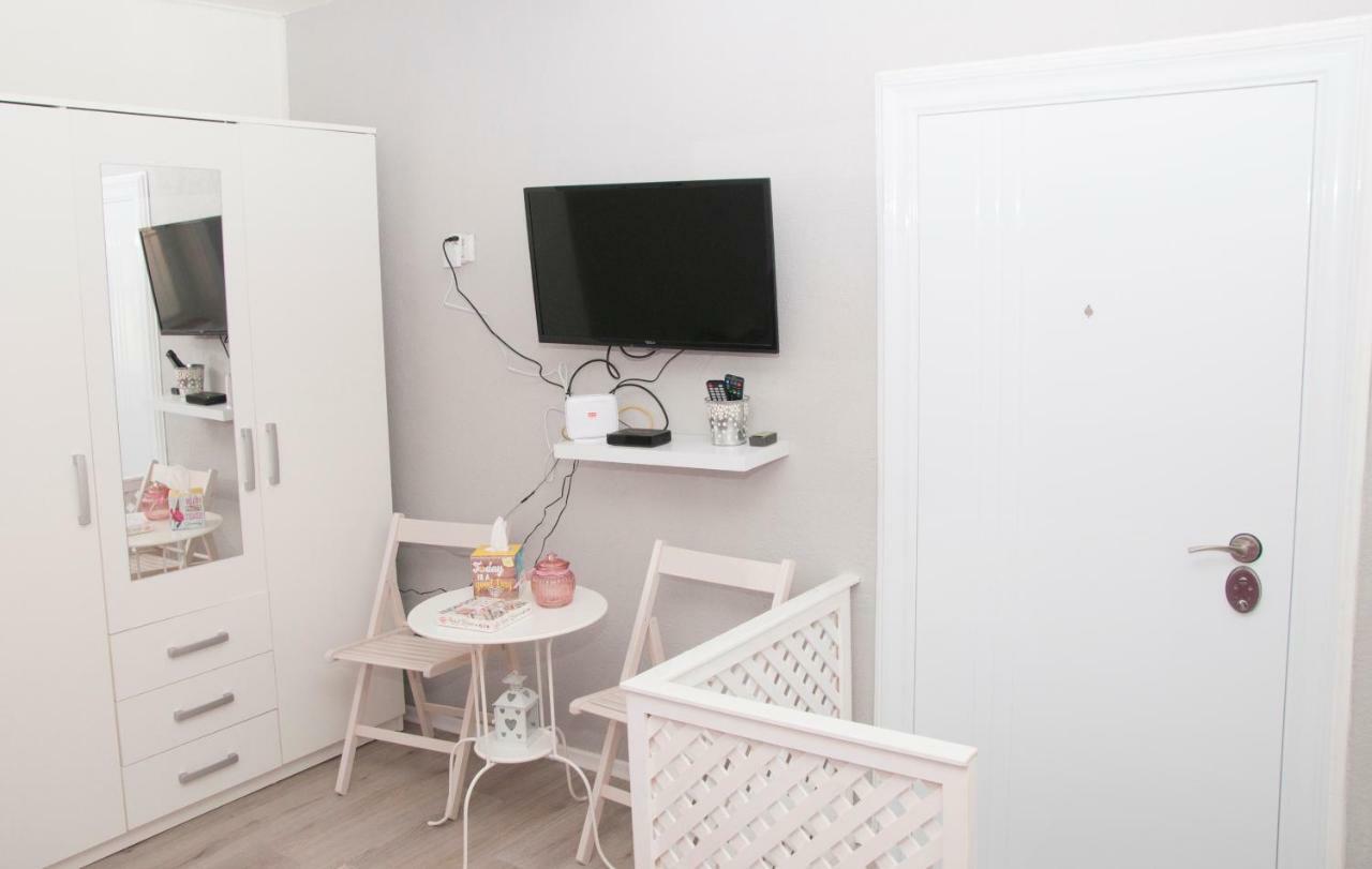 Bistrik Rose Apartment SJJ Exteriér fotografie
