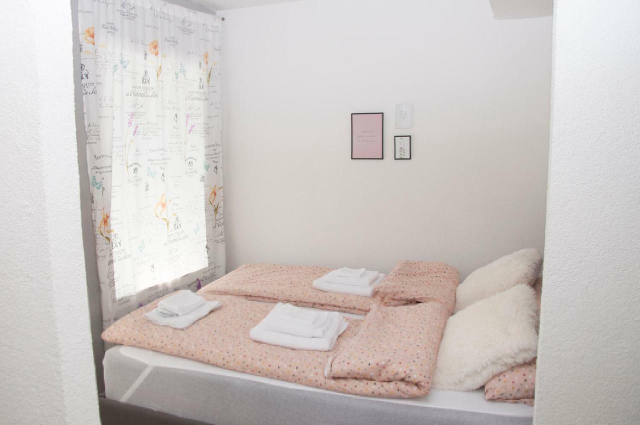 Bistrik Rose Apartment SJJ Exteriér fotografie